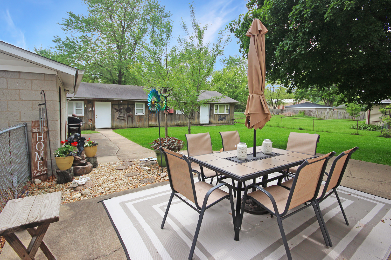 220 E Taylor Street Property Photo 8