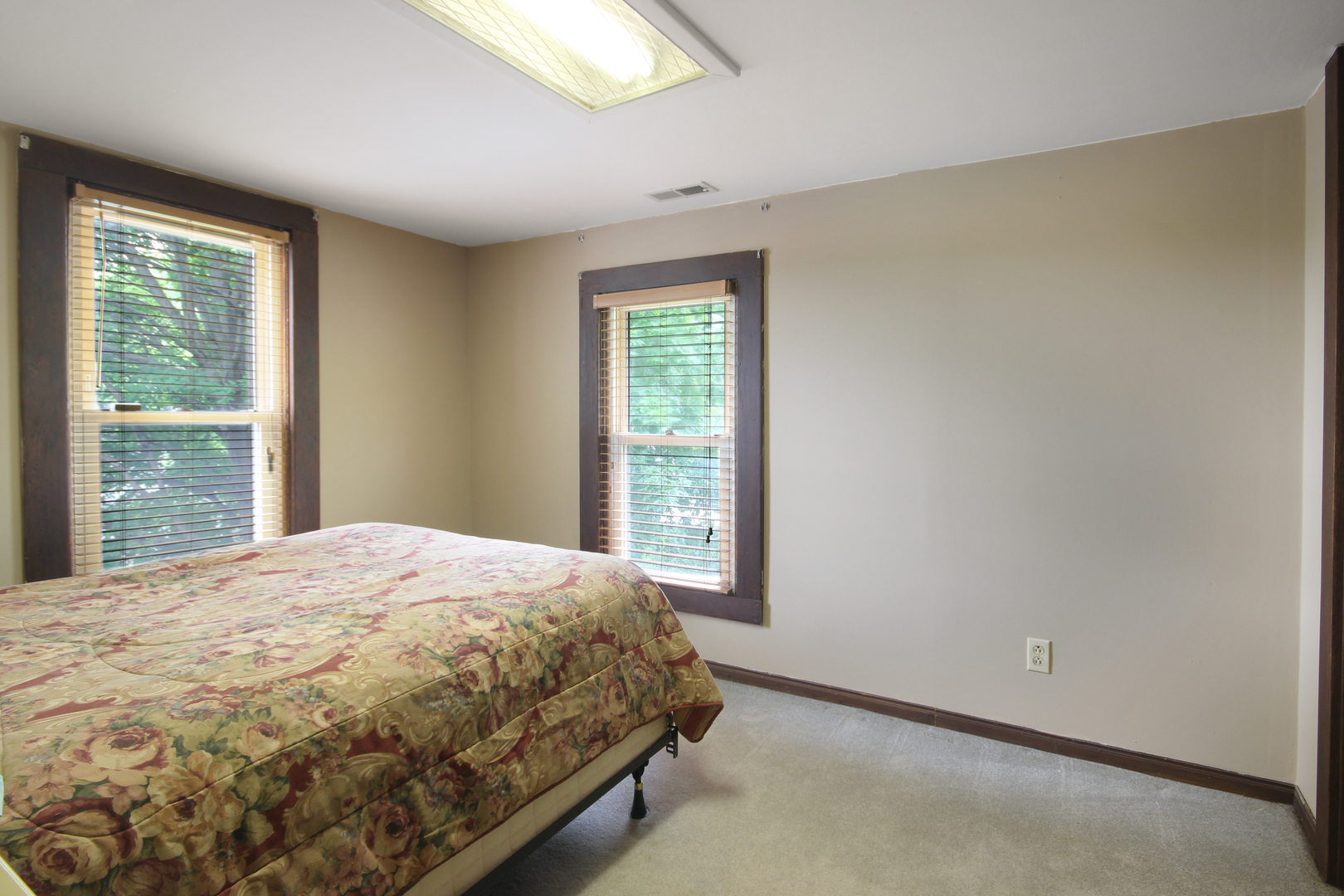 220 E Taylor Street Property Photo 21