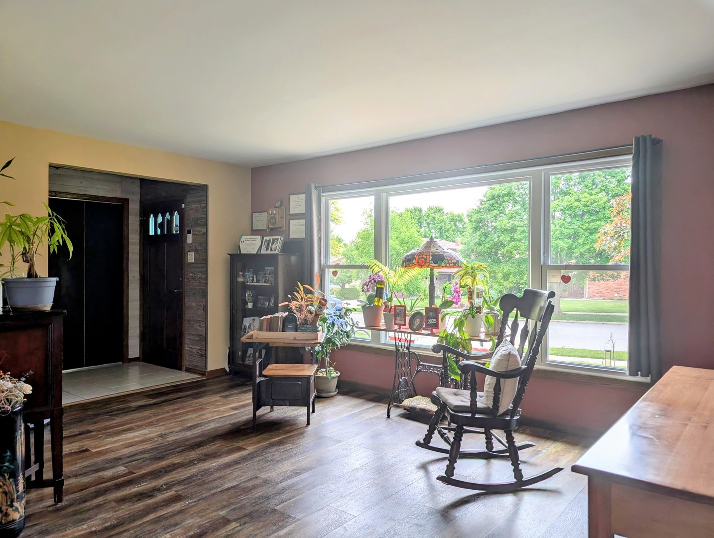 6624 157th Street Property Photo 3