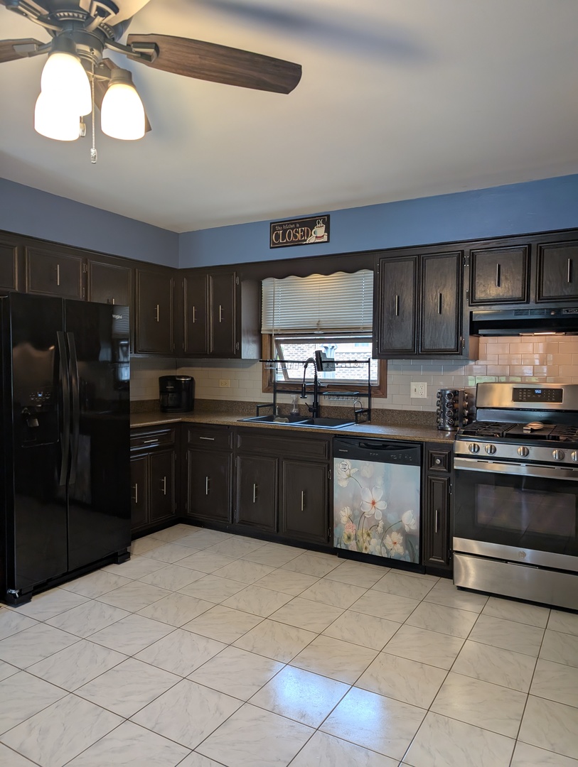 6624 157th Street Property Photo 5