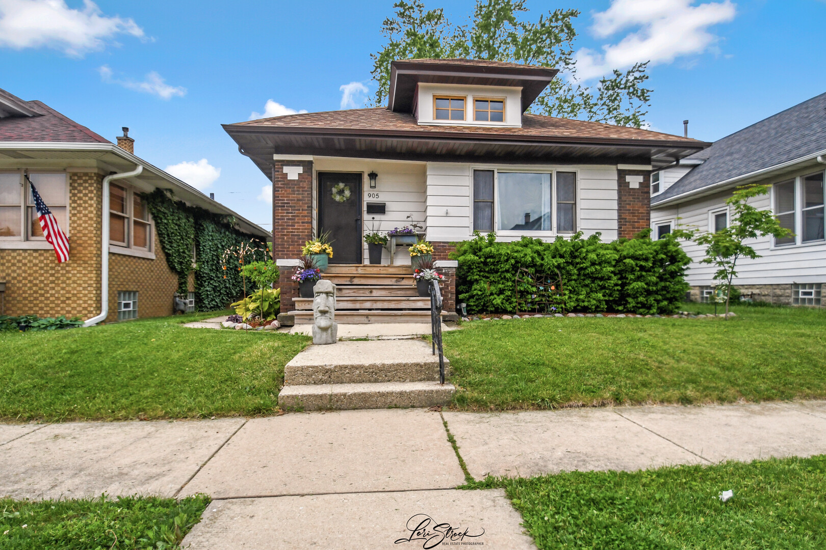 905 Kelly Ave Property Photo 1