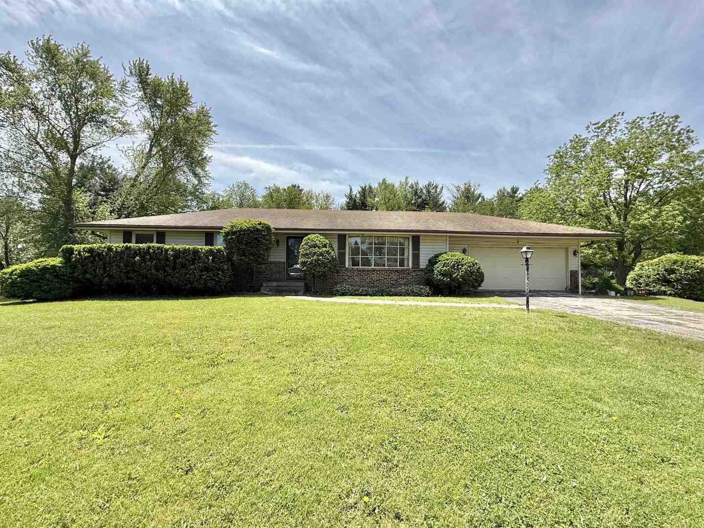 8567 Valley View Dr Property Photo 1