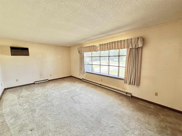 8567 Valley View Dr Property Photo 4