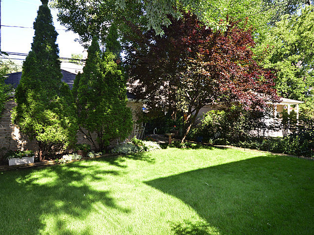 6700 N Fairfield Avenue Property Photo 2