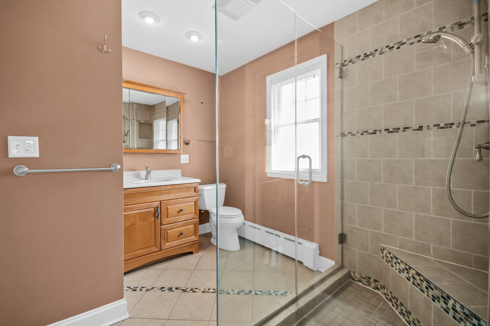 6700 N Fairfield Avenue Property Photo 29