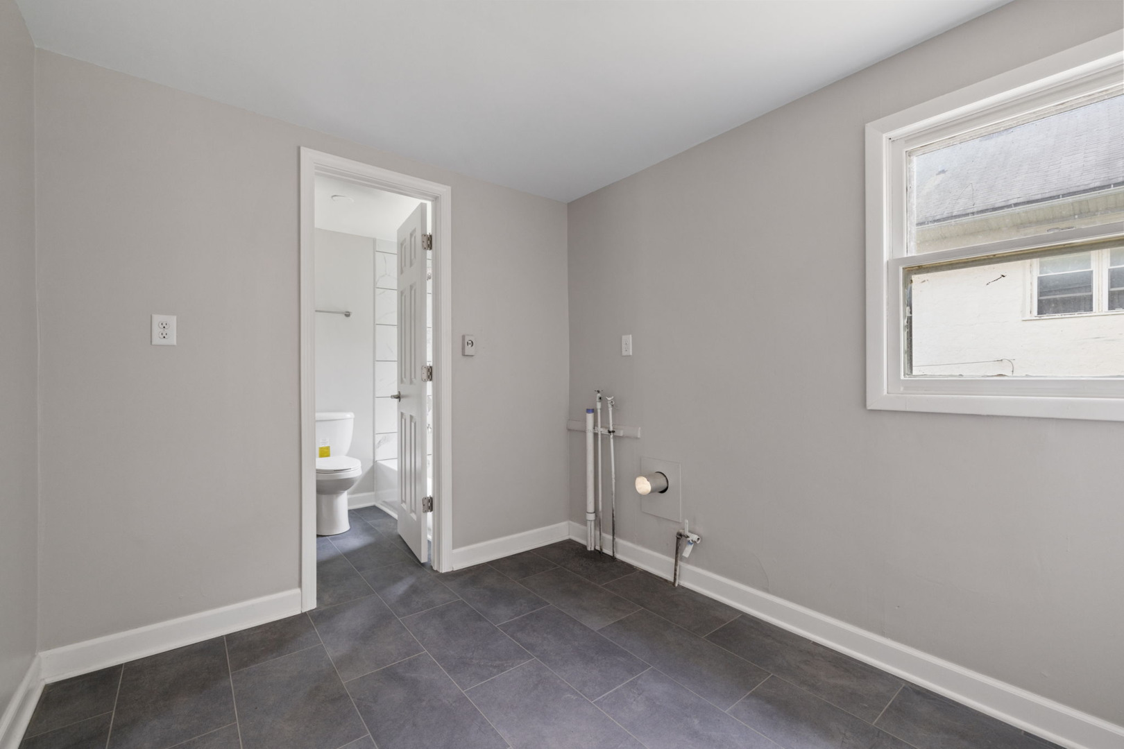 1729 S Hamilton St Property Photo 13