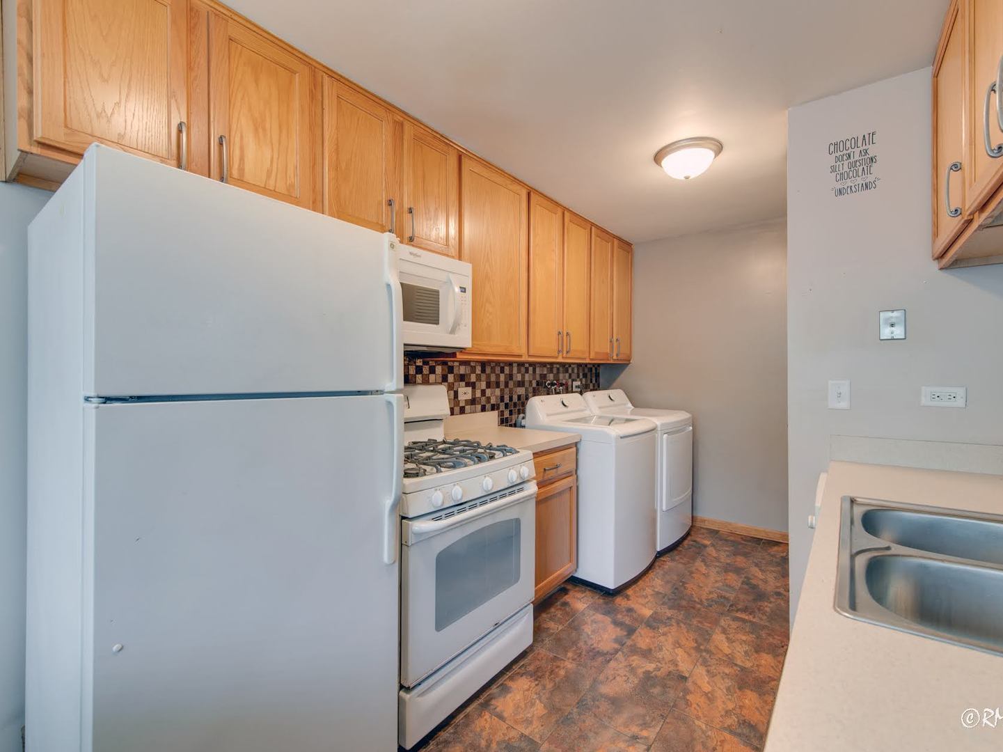426 James Court C Property Photo 7
