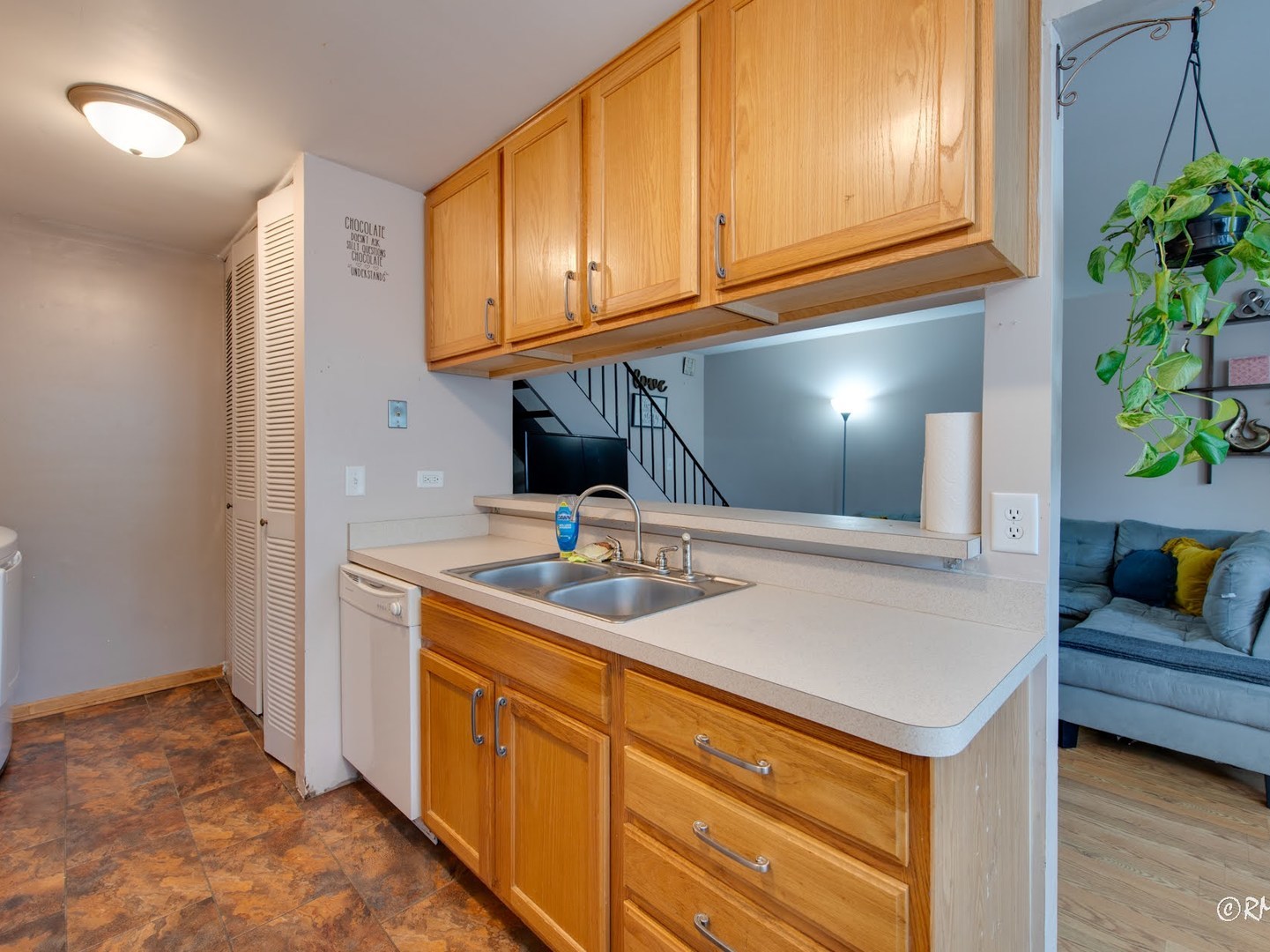 426 James Court C Property Photo 8