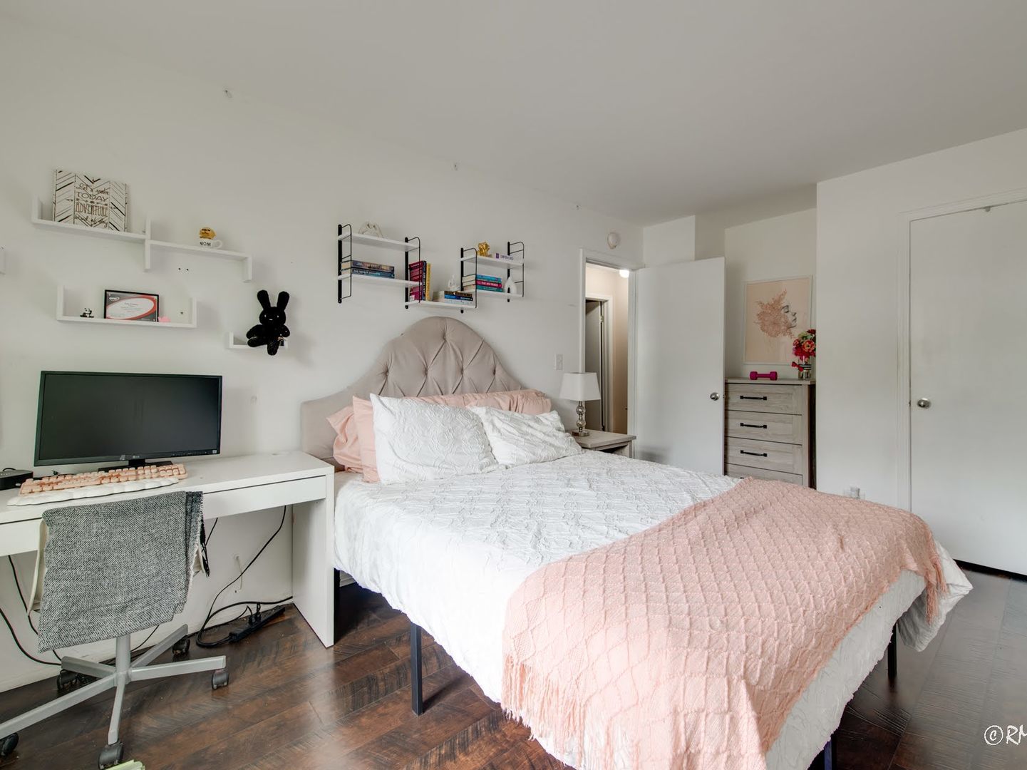 426 James Court C Property Photo 12