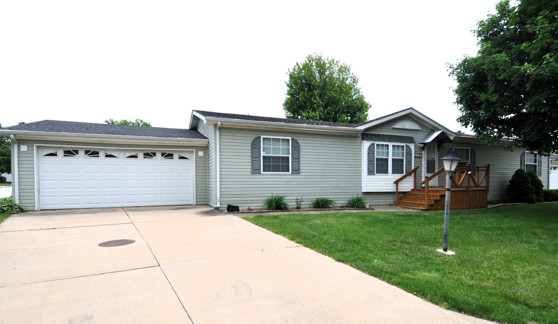 5453 WHITE PINE Lane Property Photo 1