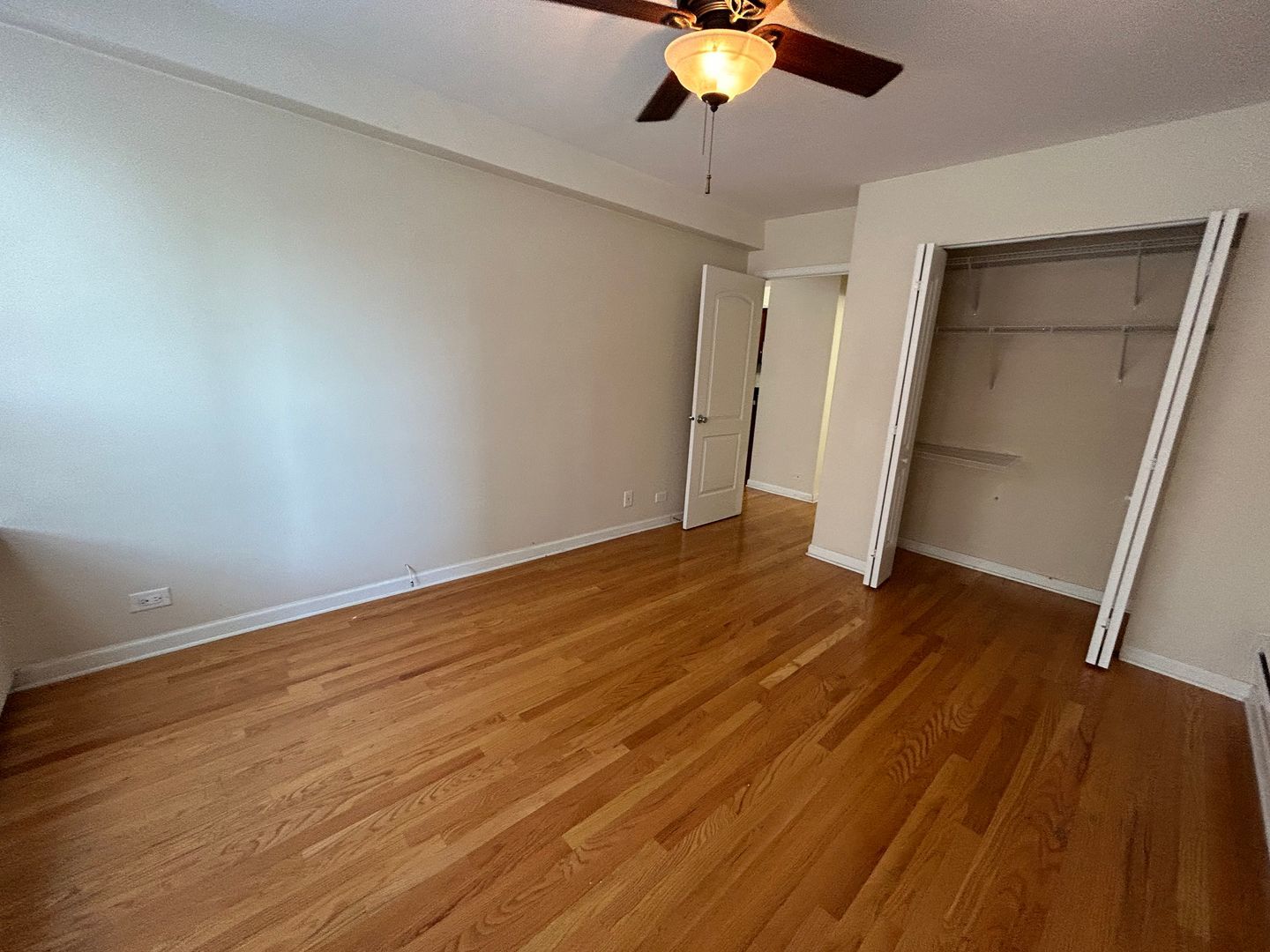4180 N Marine Dr Property Photo 2