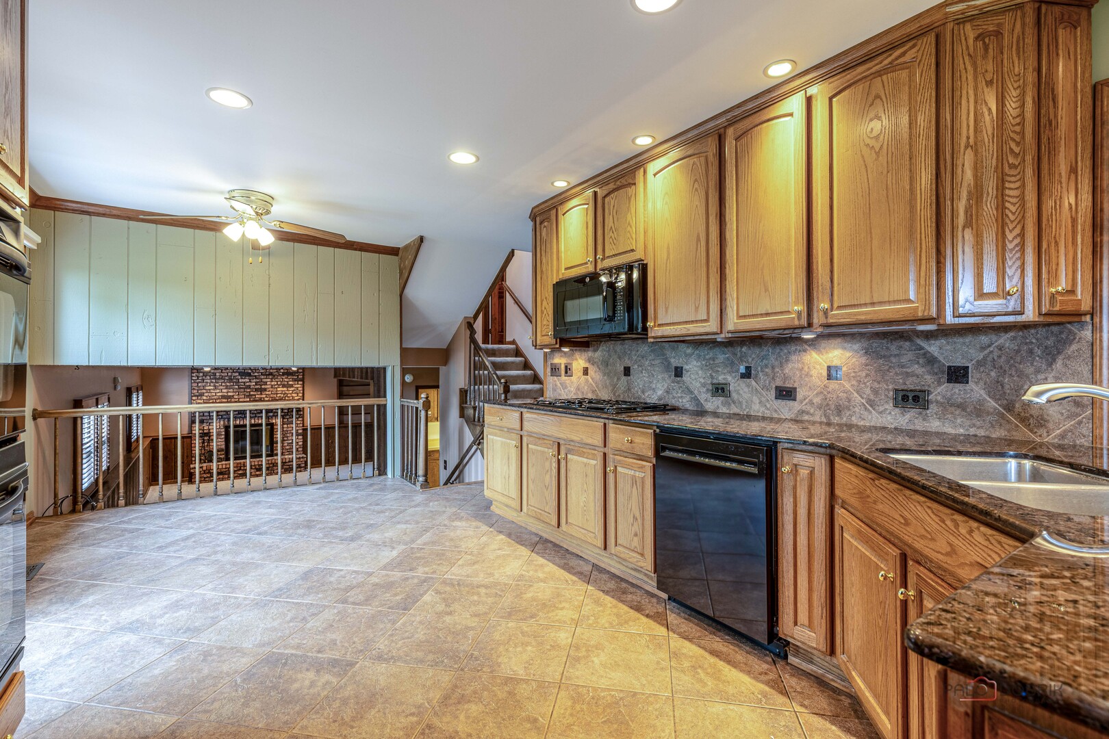 1137 Pine Tree Lane Property Photo 8