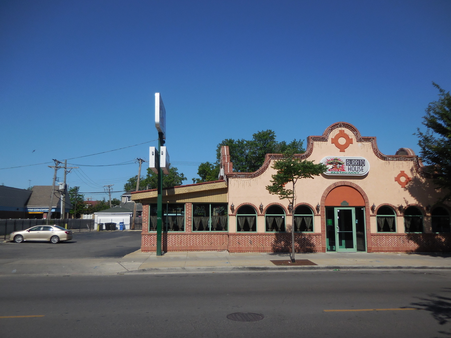 2430 N Central Avenue Property Photo 1