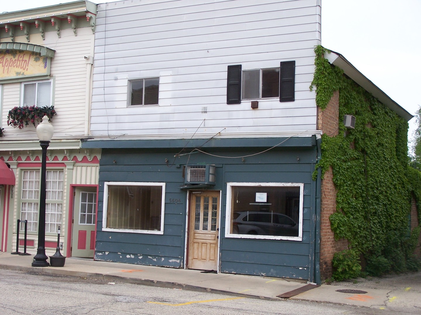 5604 Broadway Street Property Photo 1