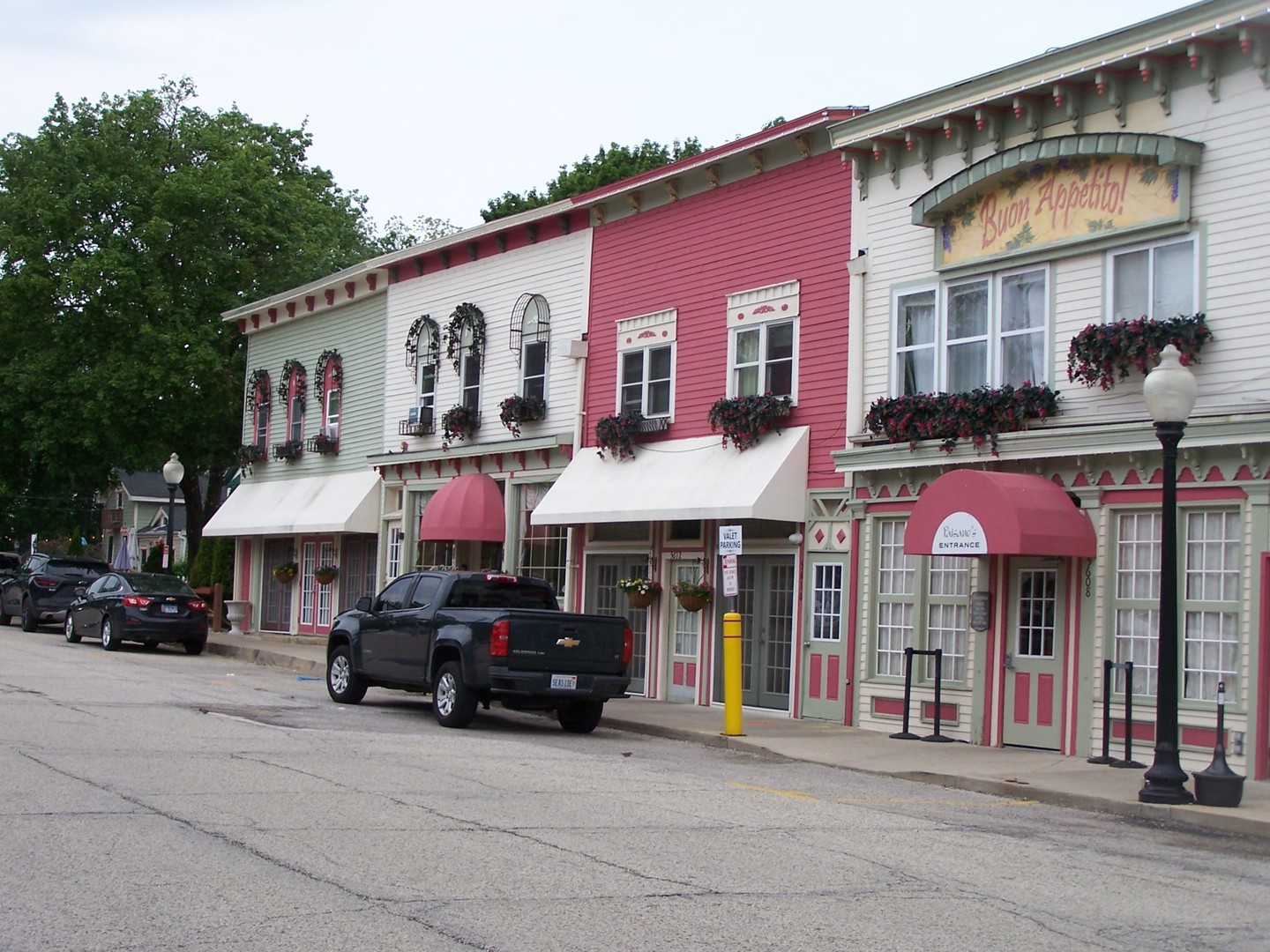 5604 Broadway Street Property Photo 2