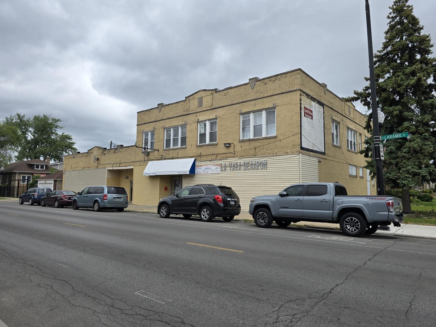 5154 W Wolfram Street Property Photo 1