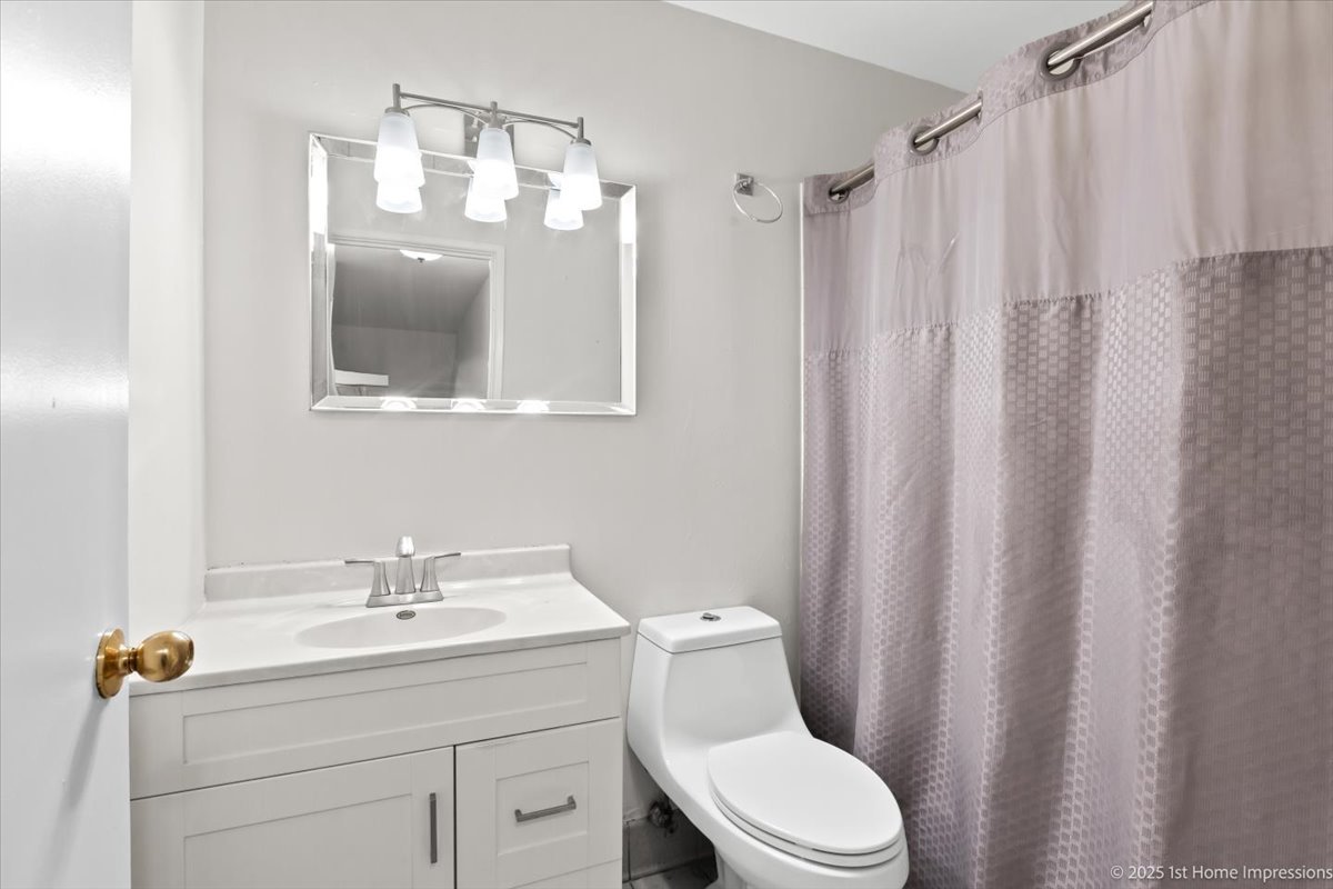 9745 S Karlov Avenue 608 Property Photo 14