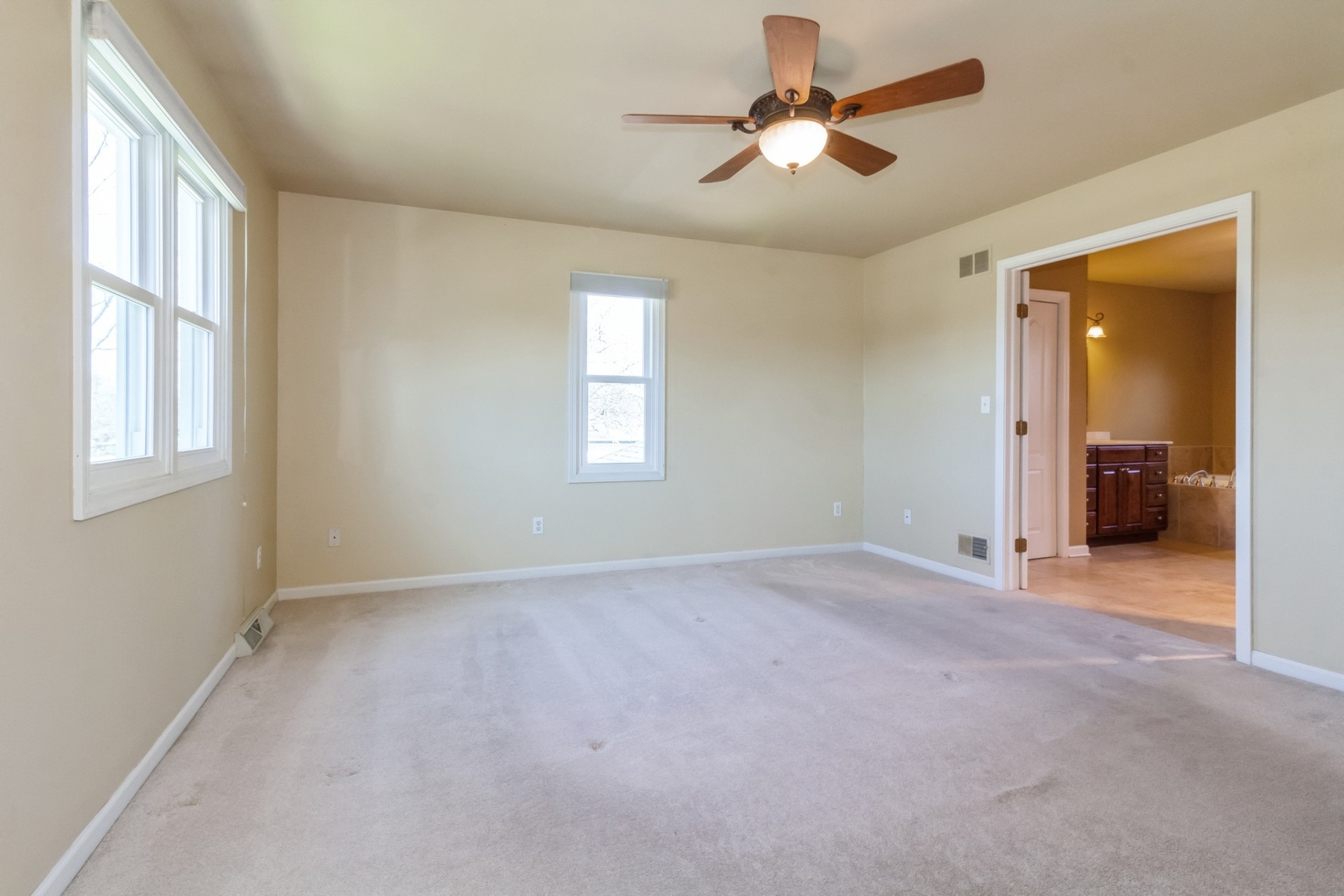 230 S Constitution Dr Property Photo 13