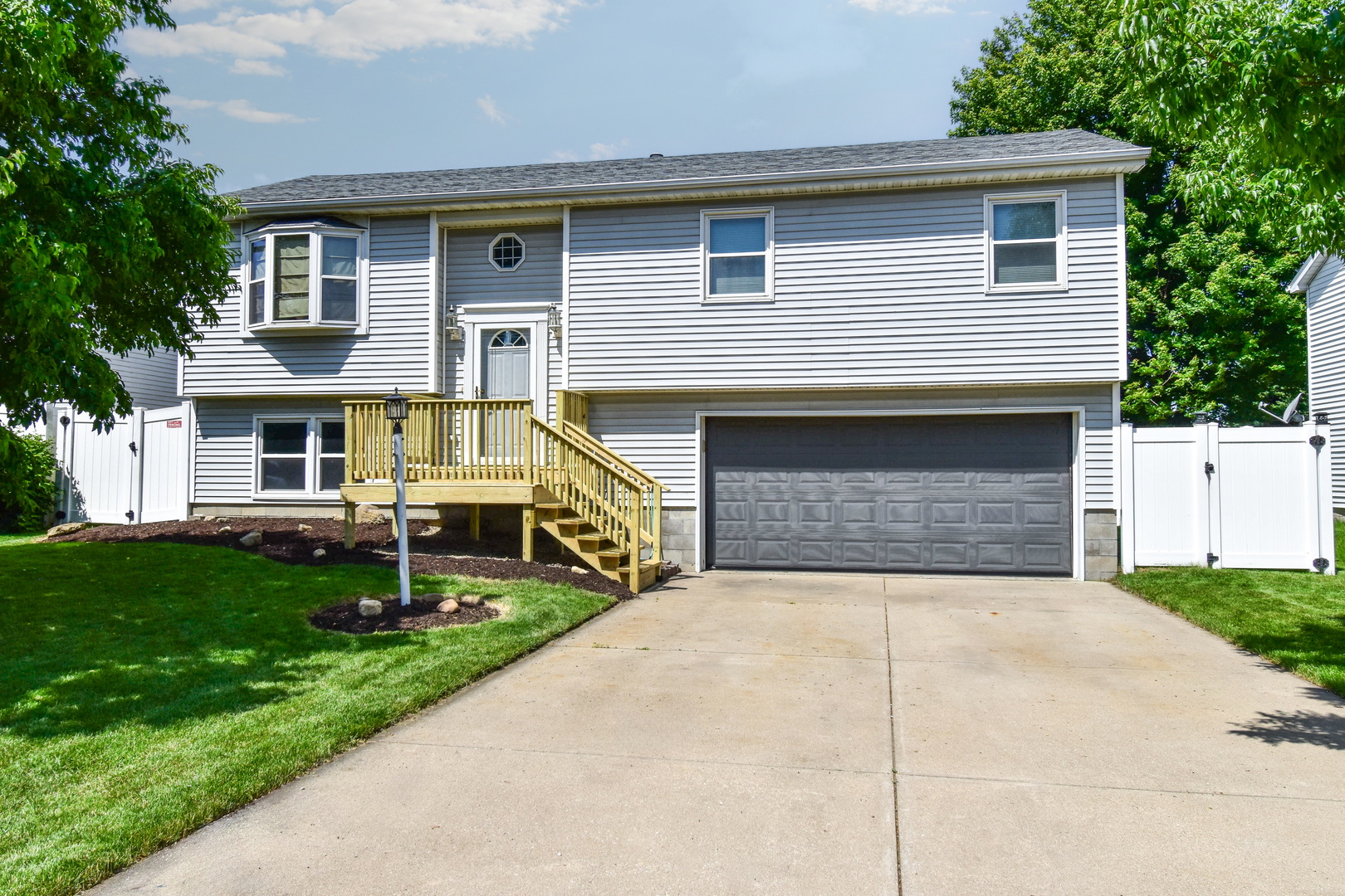 1403 N Motorola Drive Property Photo 1