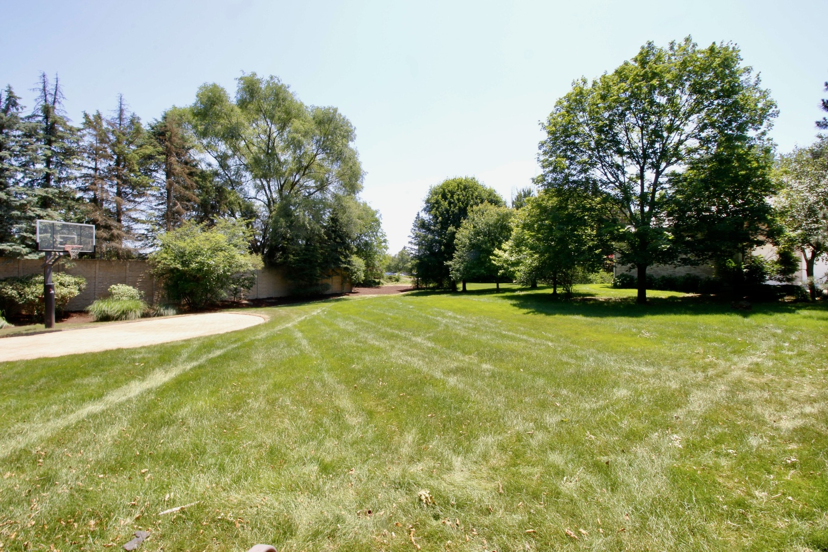 44 Oak Bluff Court Property Photo 4