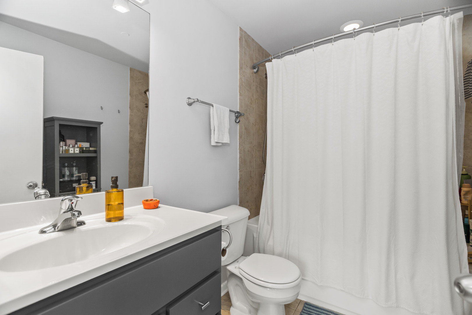 1122 W Catalpa Avenue 706 Property Photo 14