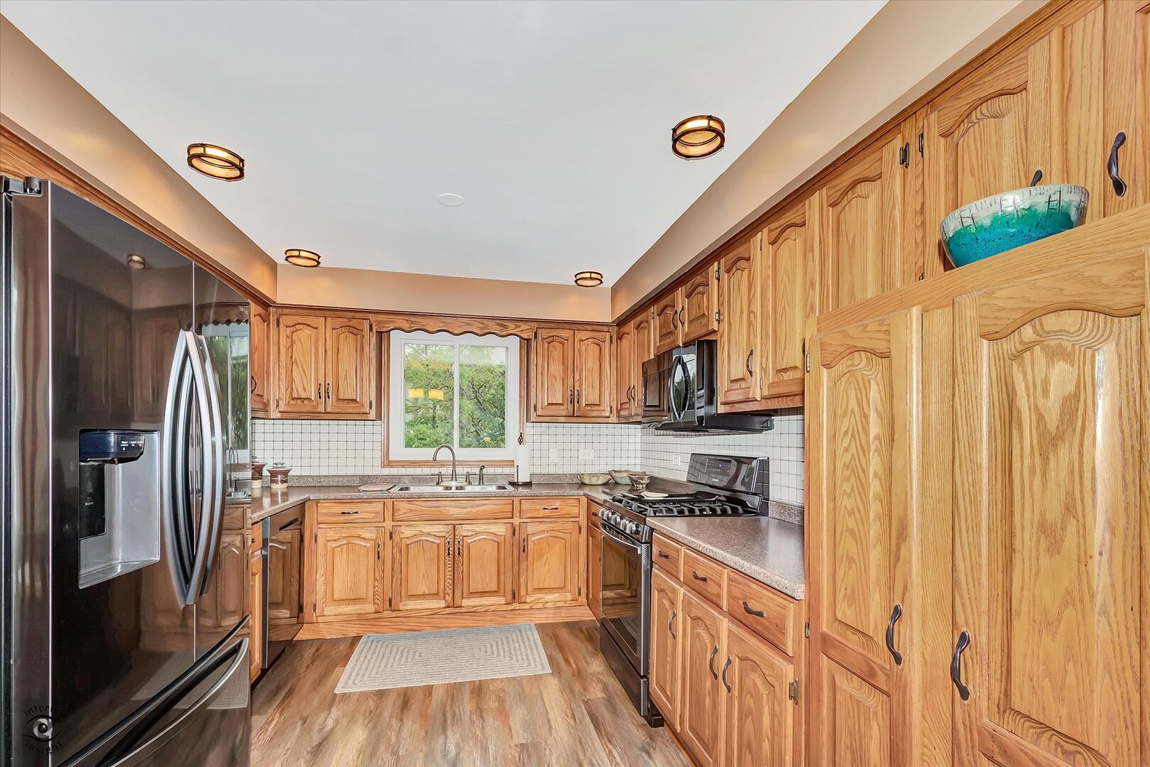 18905 Meadowview Drive Property Photo 8