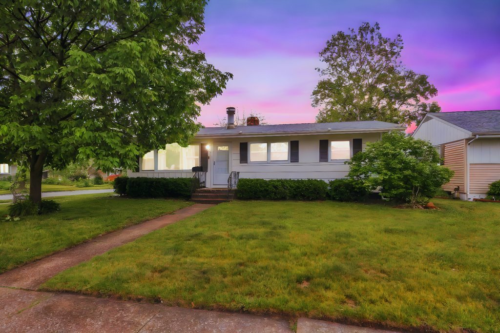 105 Indianwood Drive Property Photo 1