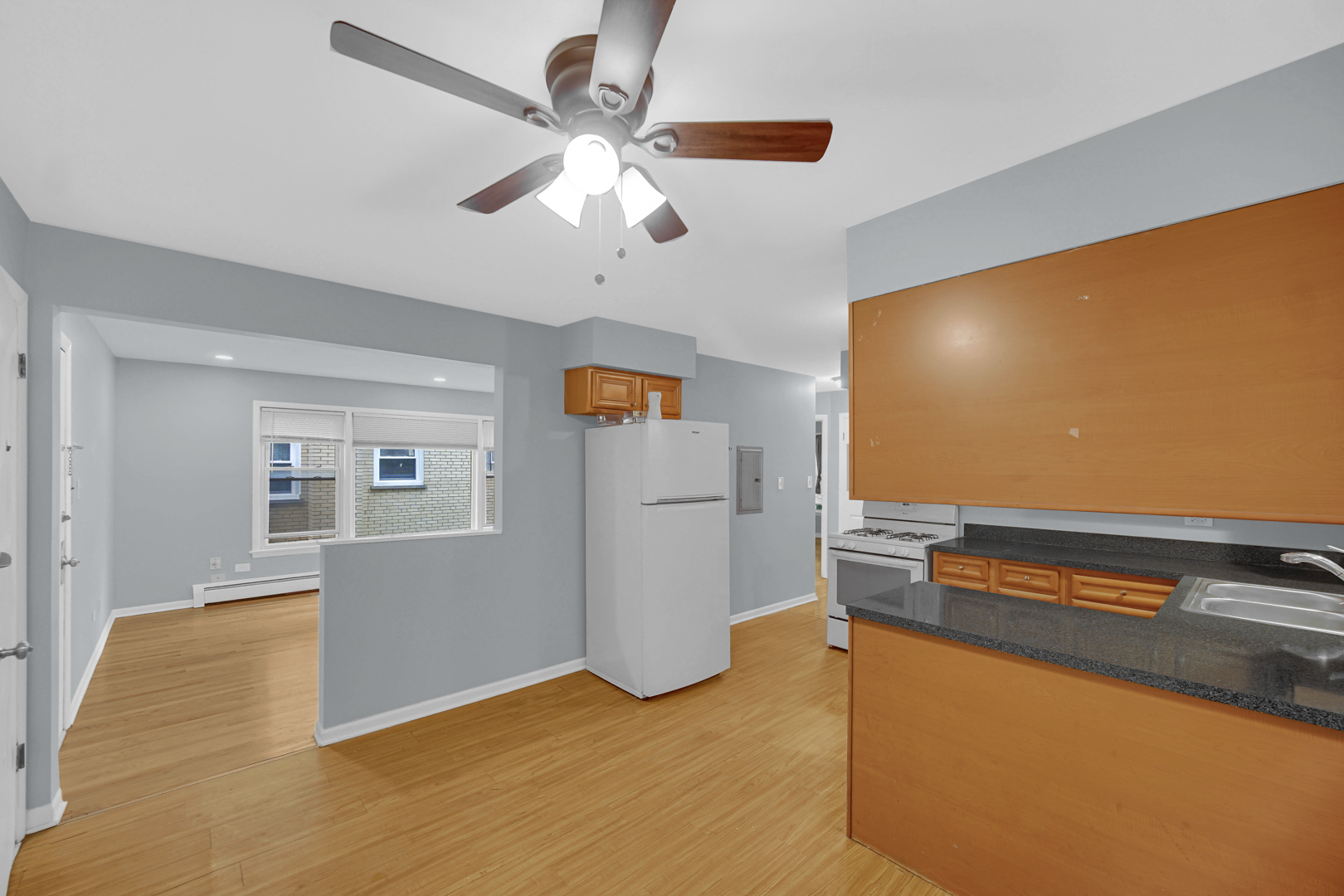 1821 S Harlem Avenue Property Photo 3