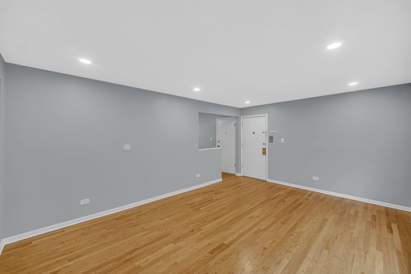 1821 S Harlem Avenue Property Photo 6