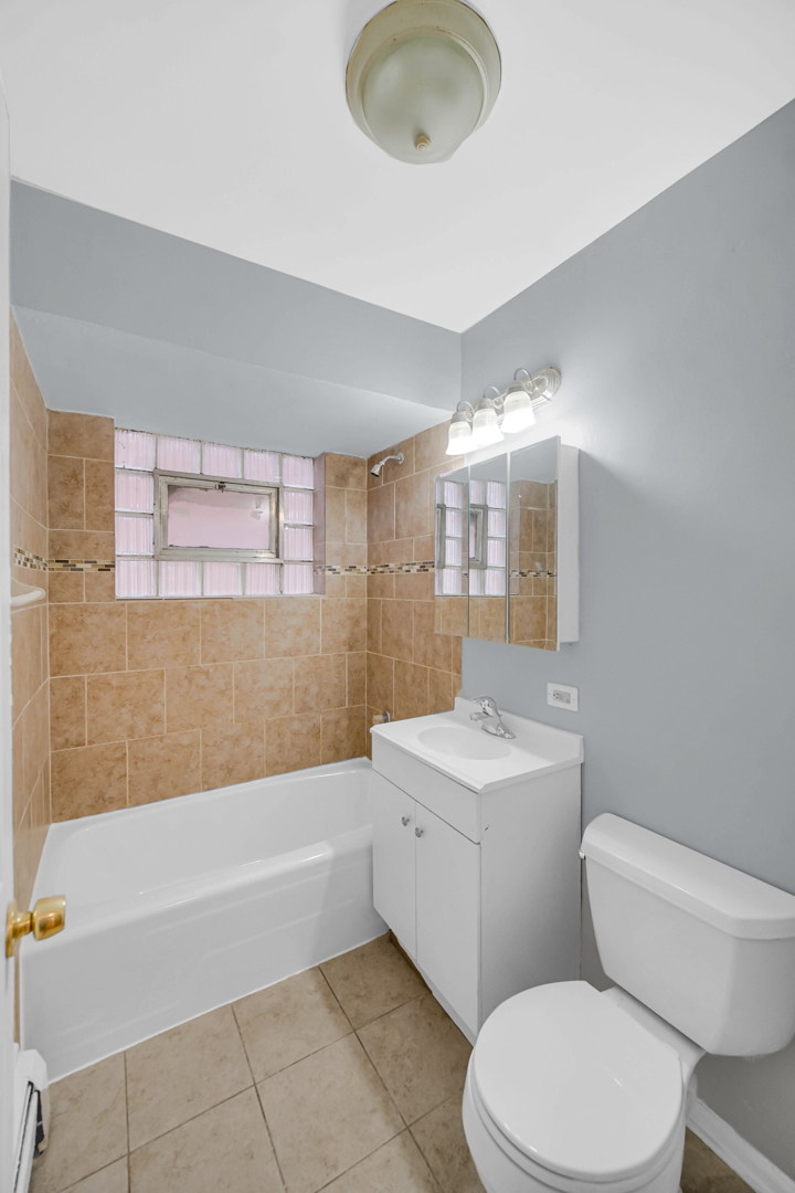 1821 S Harlem Avenue Property Photo 10