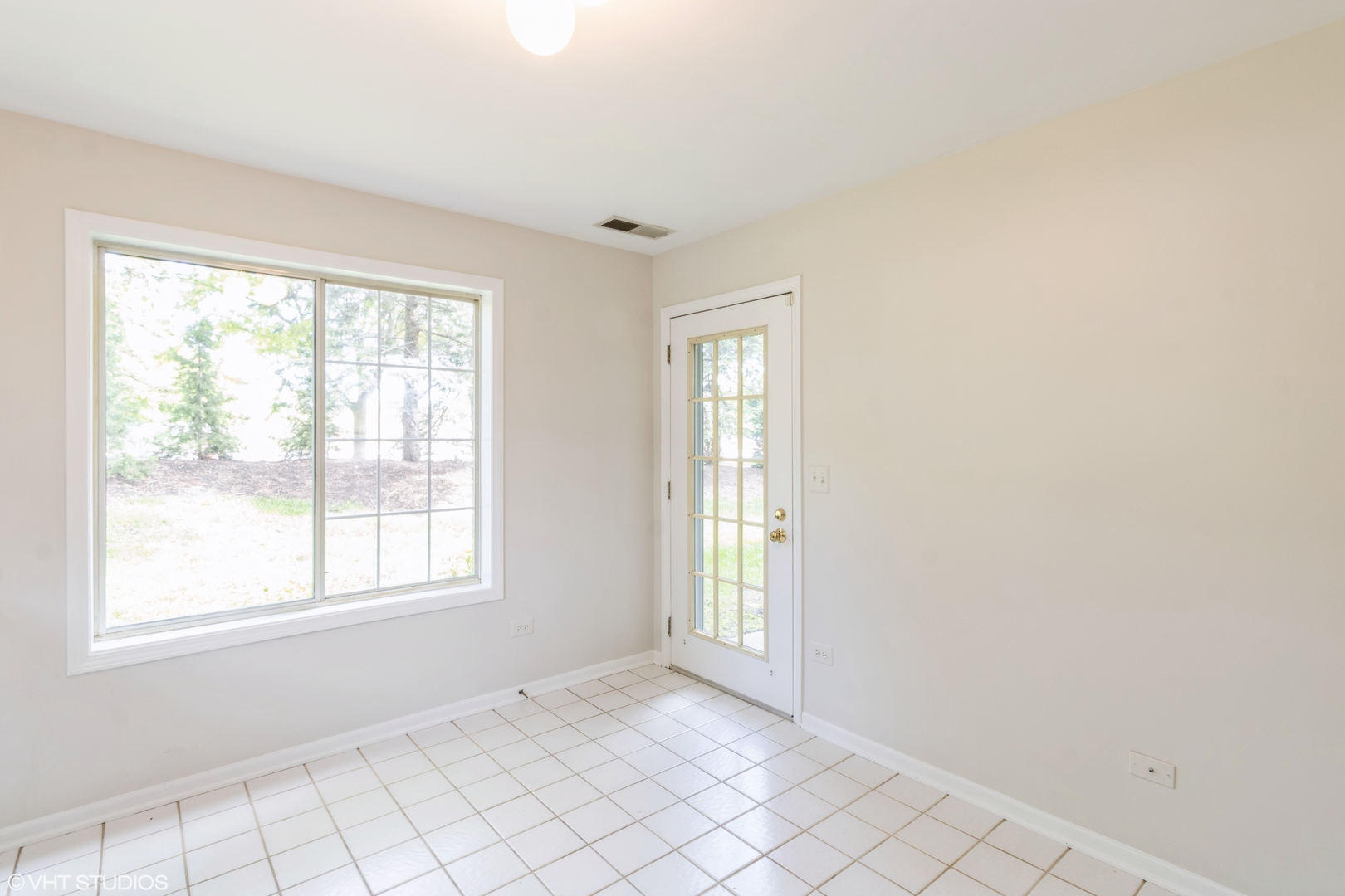 1412 W Crane St Property Photo 3