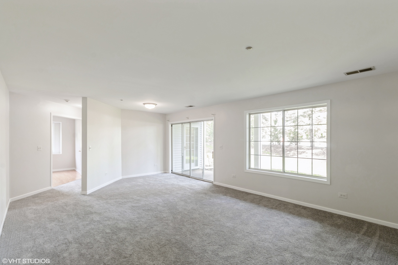 1412 W Crane St Property Photo 4