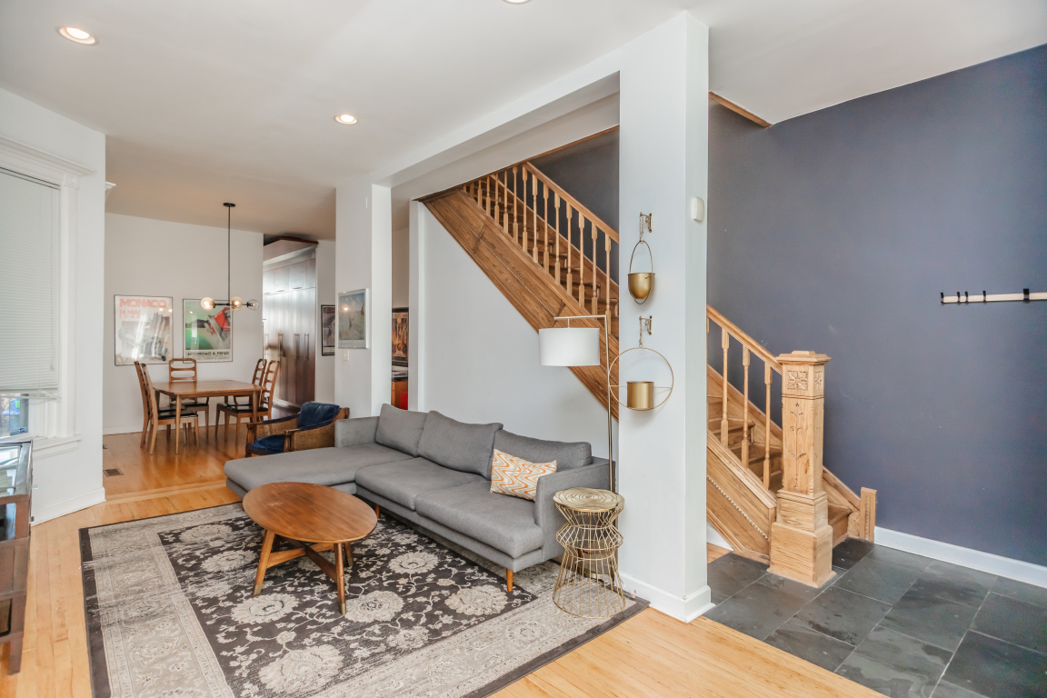 4805 S Langley Avenue Property Photo 2