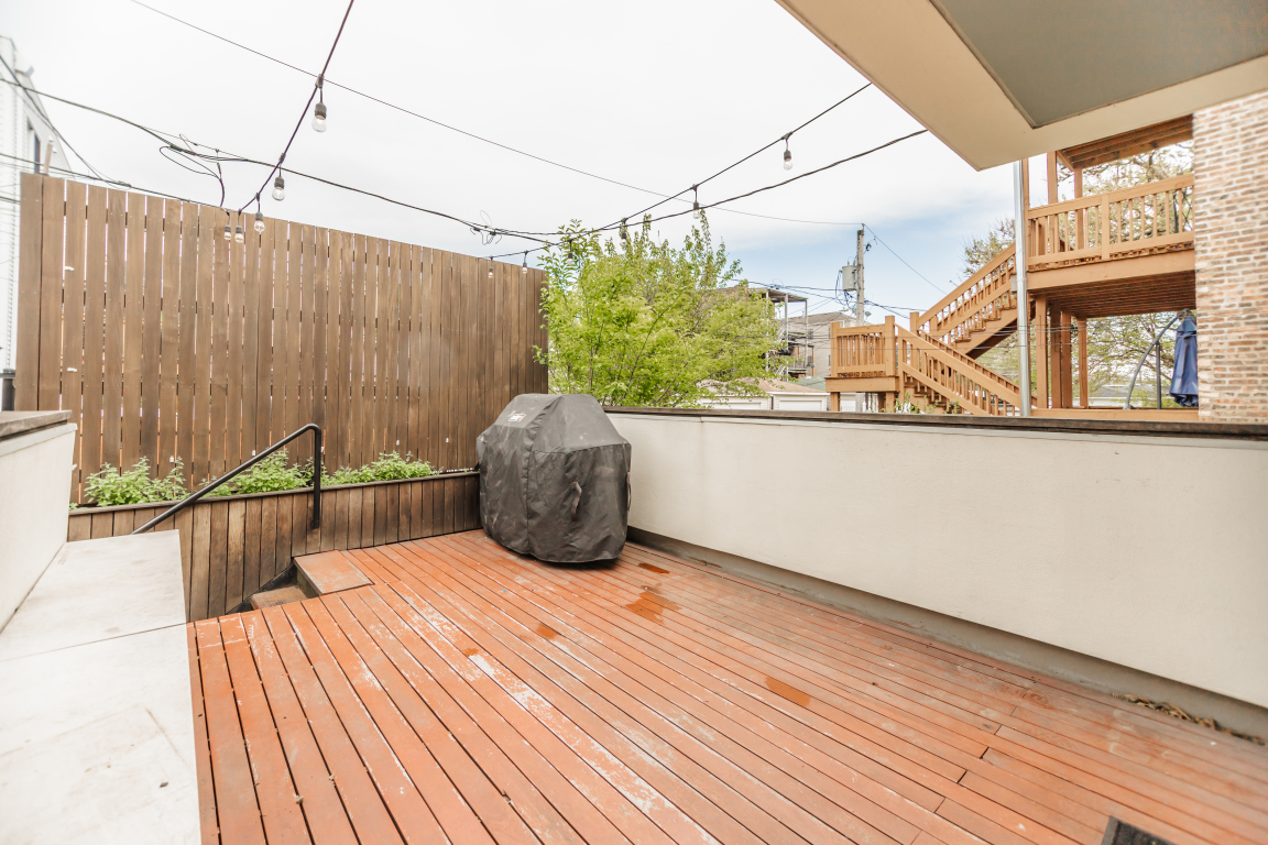 4805 S Langley Avenue Property Photo 15