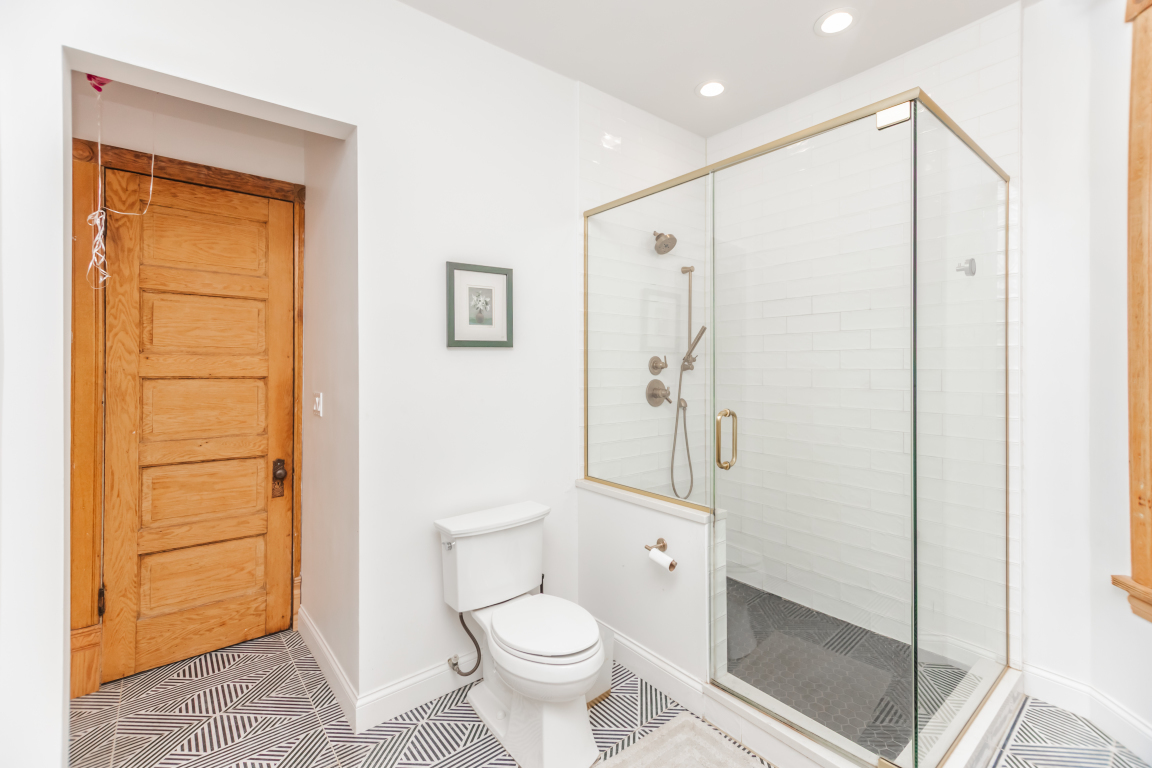 4805 S Langley Avenue Property Photo 21