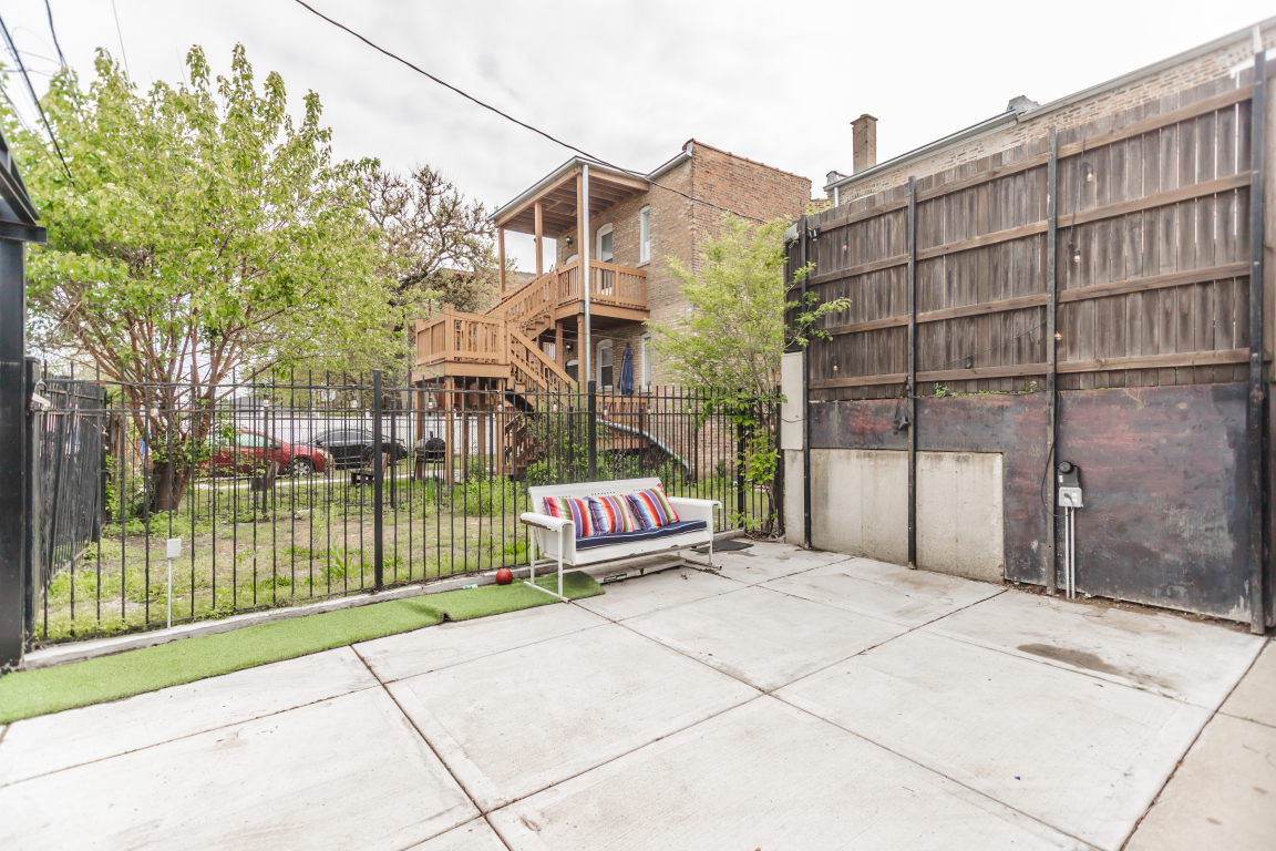 4805 S Langley Avenue Property Photo 26