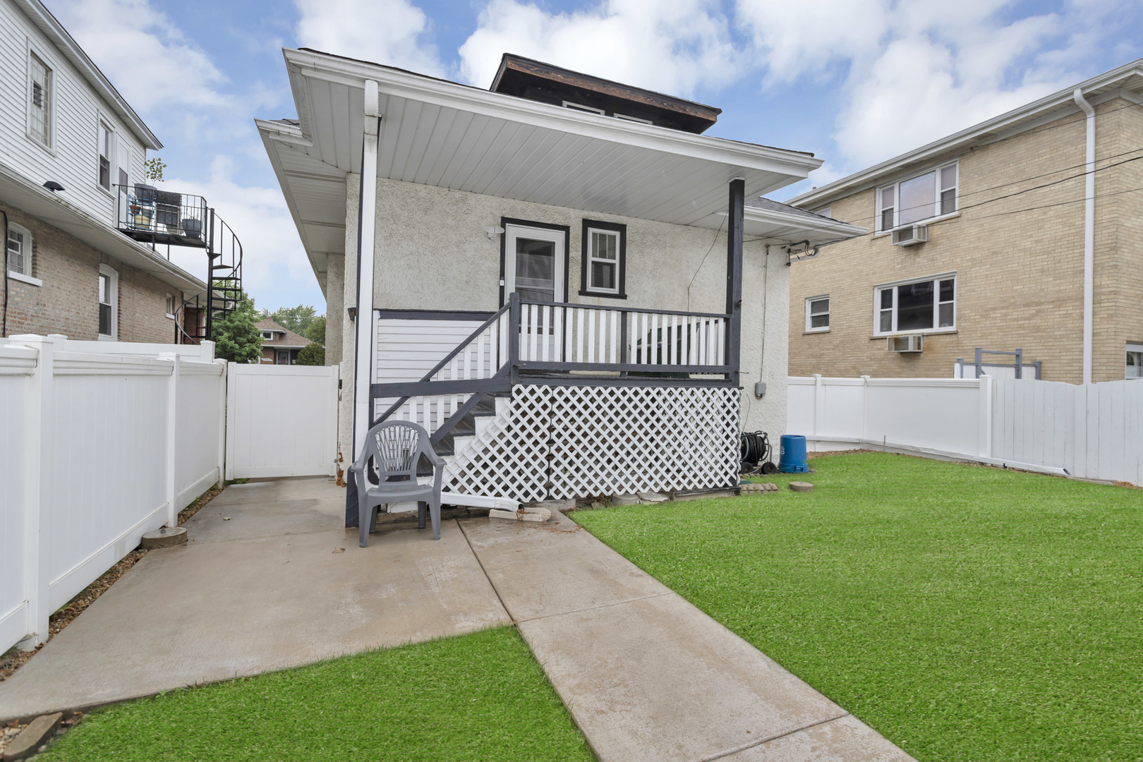 1205 N 15th Avenue Property Photo 4