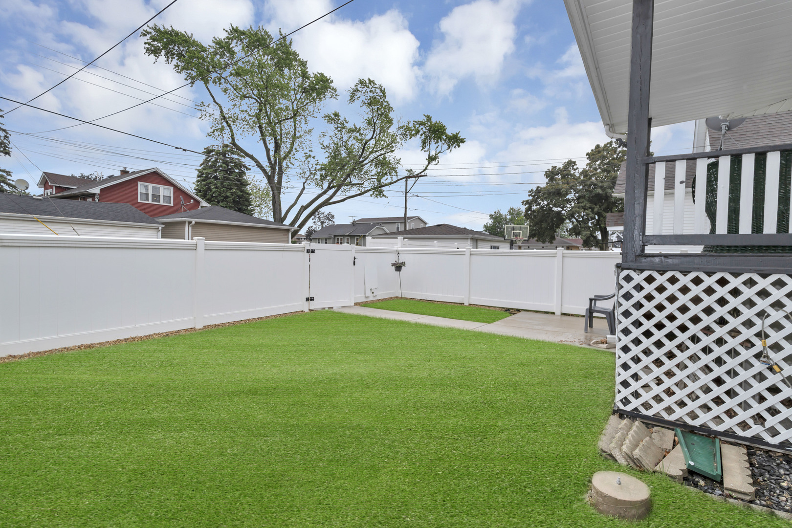 1205 N 15th Avenue Property Photo 5