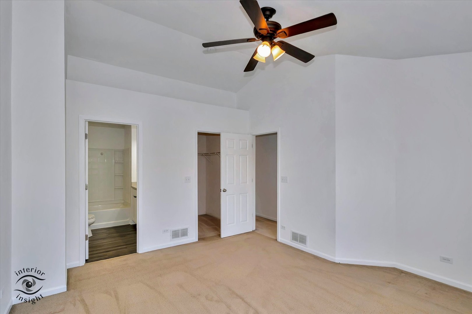 807 Summit Creek Drive Property Photo 16