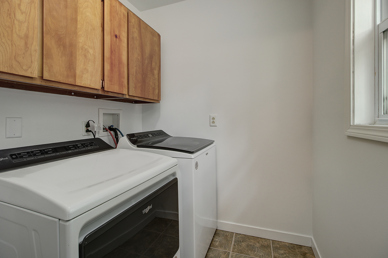 416 E Main St Property Photo 9