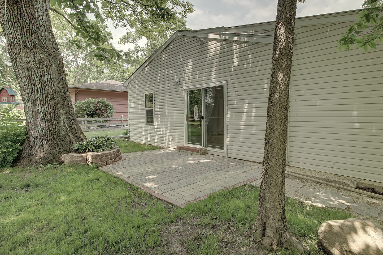 416 E Main St Property Photo 16