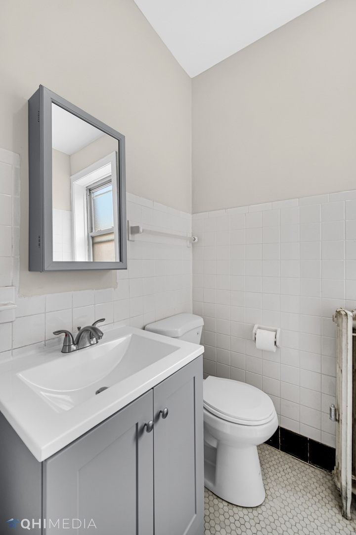 6117 W Cermak Road Property Photo 8