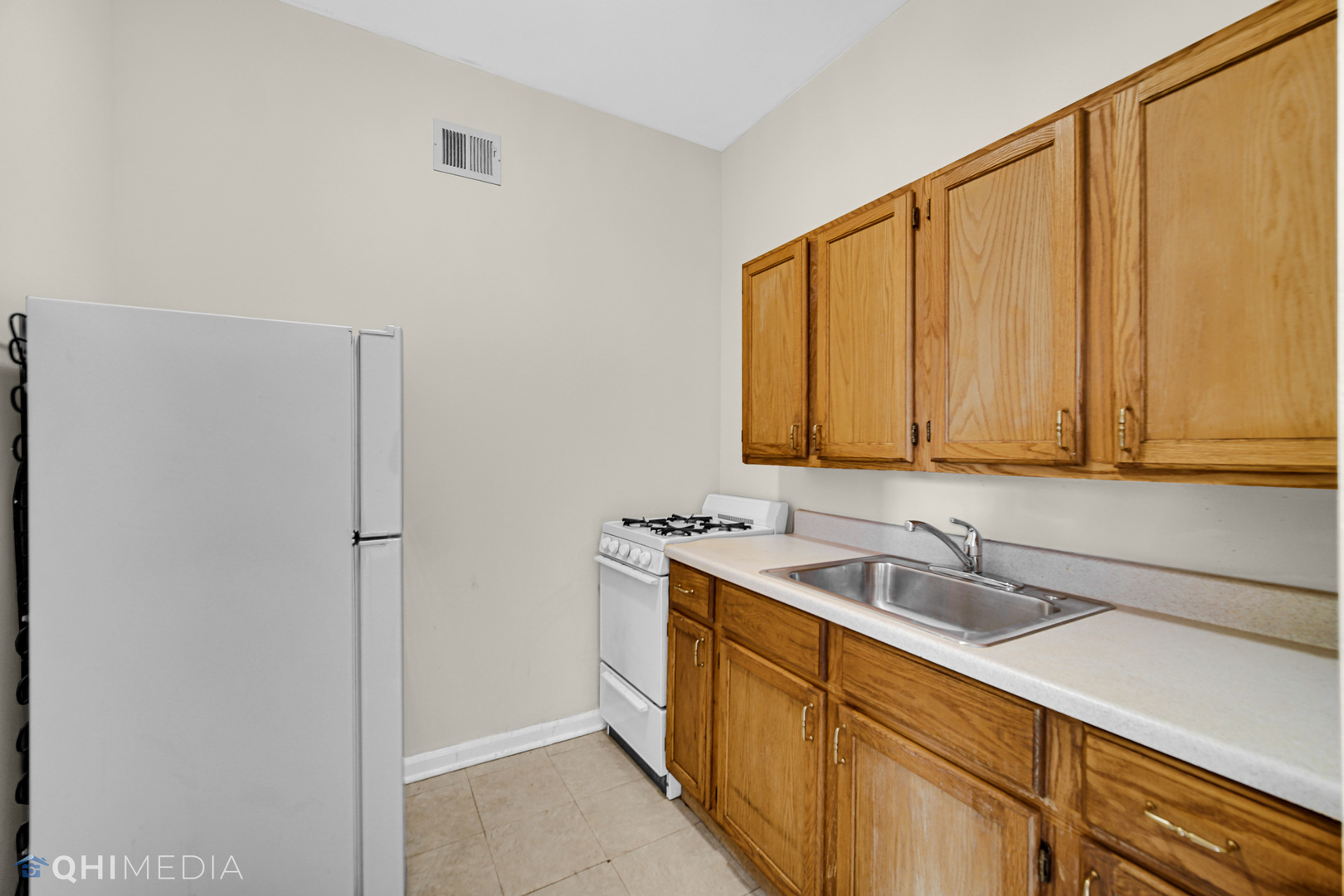 6117 W Cermak Road Property Photo 13