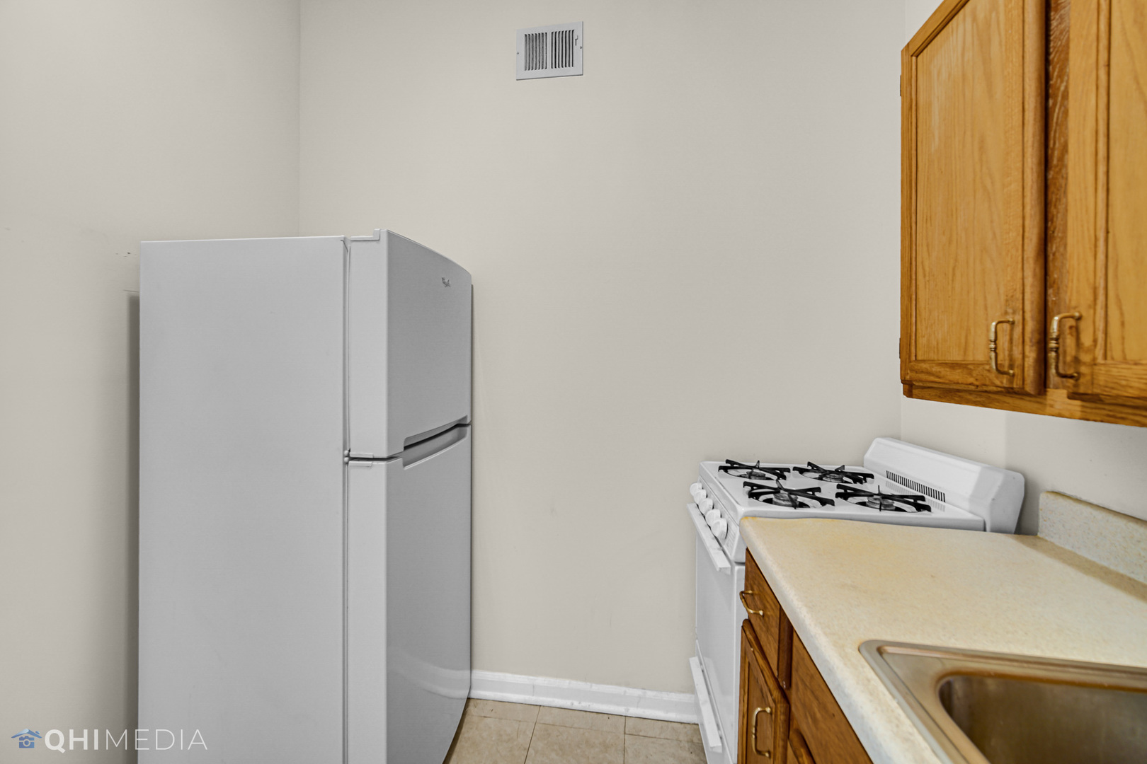 6117 W Cermak Road Property Photo 14