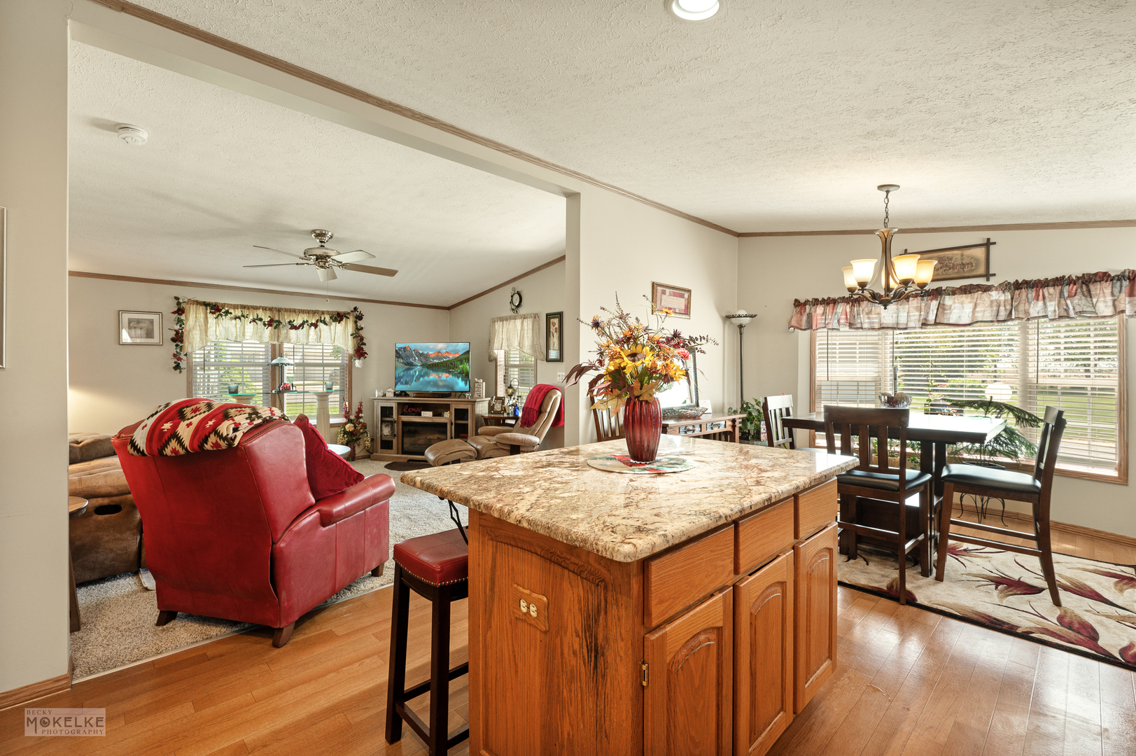 654 Bluebird Circle B Property Photo 10