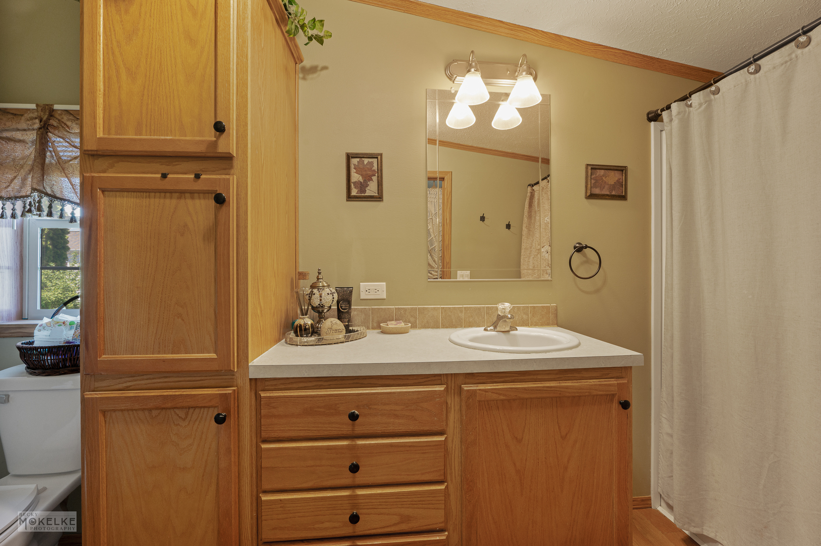 654 Bluebird Circle B Property Photo 16