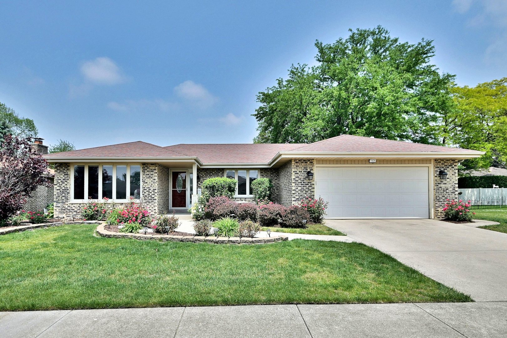 7624 Chestnut Drive Property Photo 1