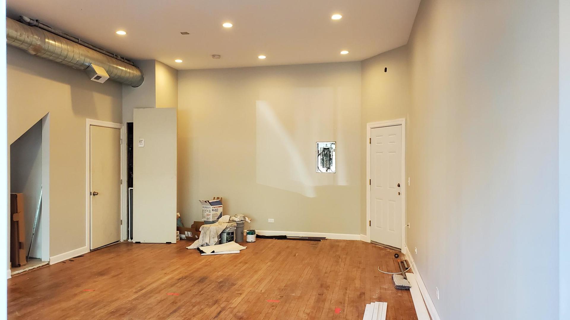 4414 N Clark Street Property Photo 2
