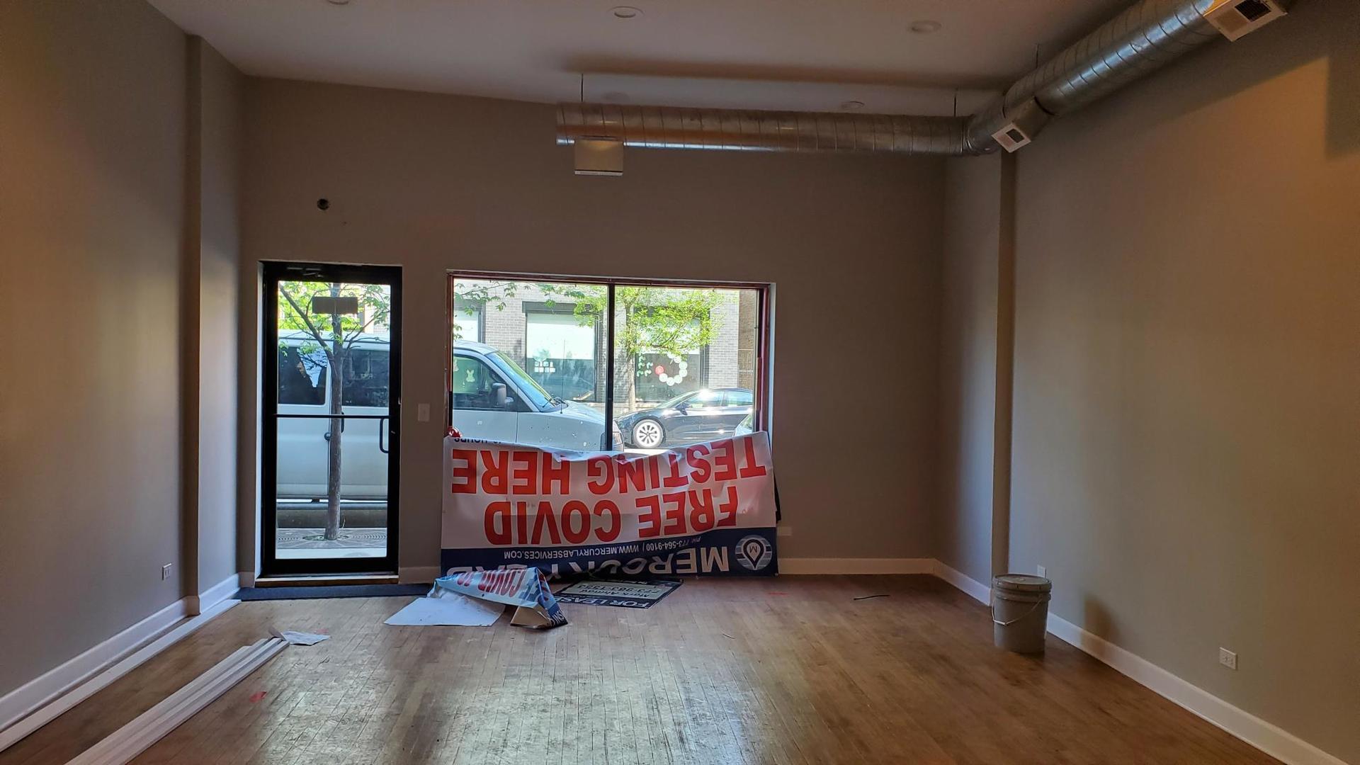 4414 N Clark Street Property Photo 3