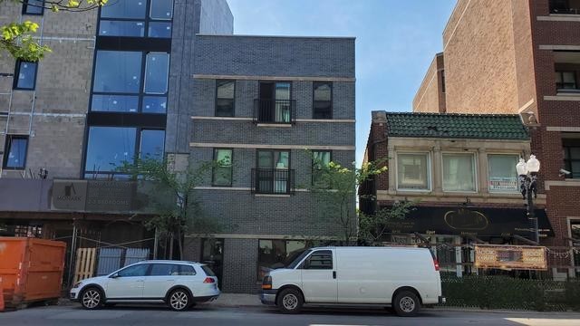 4414 N Clark Street Property Photo 4